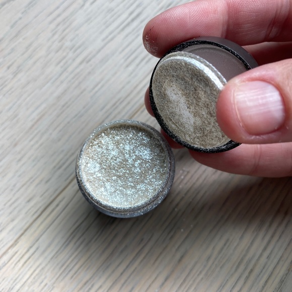 MAC makeup eyeshadow, Frost, never used! - Picture 2 of 3